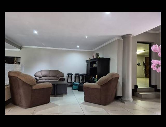 3 BEDROOM HOUSE FOR SALE IN GLENVISTA